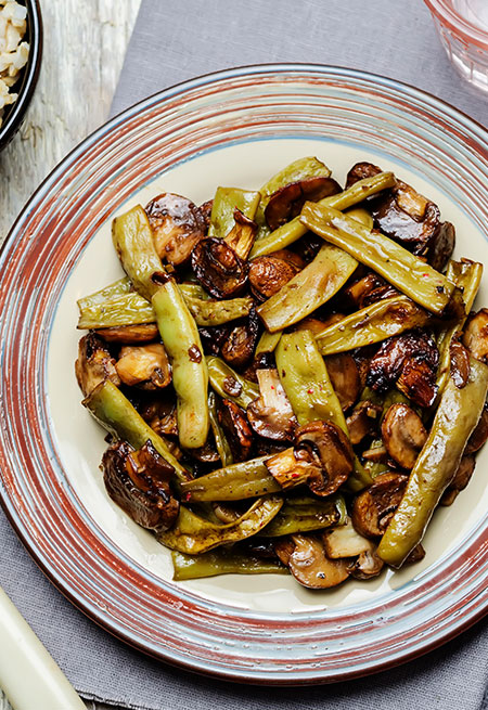 Balsamic Mushrooms with Basil 